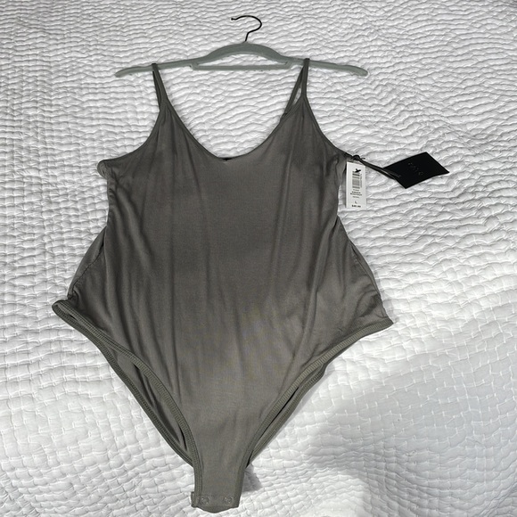 Aritzia Talula bodysuit - Picture 2 of 4